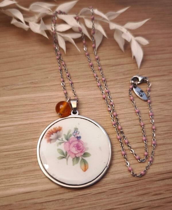 collier rose