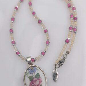 collier blue