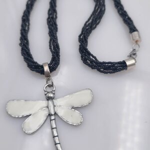 Accueil sautoir libellule