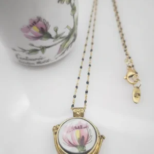 collier christie