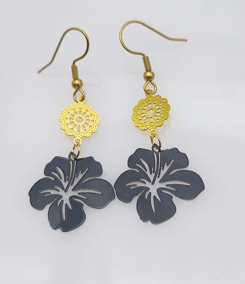 boucles fleur de tiaré mauve (copie) boucles fleur de tiaré mauve (copie)